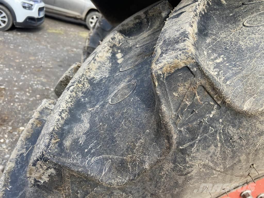 CLAAS ARION 420 Tractoren
