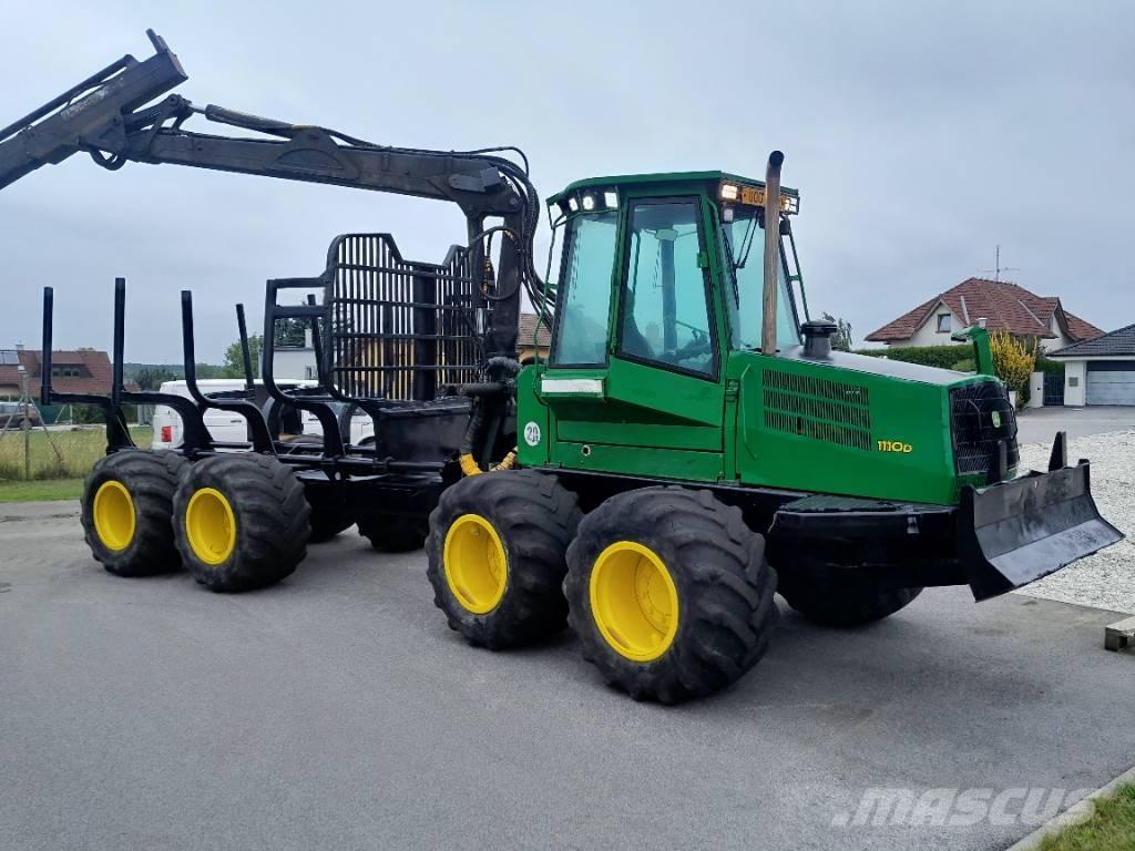 John Deere 1110 D Uitrijwagens