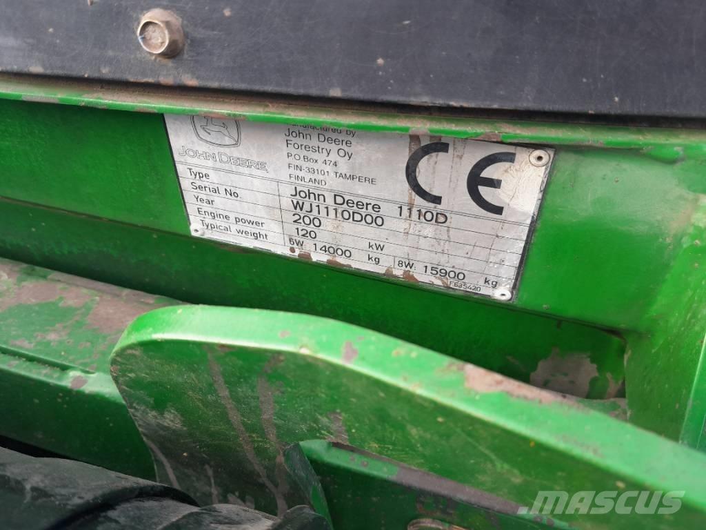John Deere 1110 D Uitrijwagens