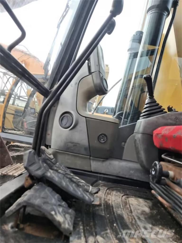 CAT 323 D Rupsgraafmachines