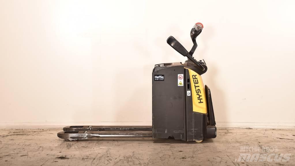 Hyster P3.0S Pallettruck met meerij platform