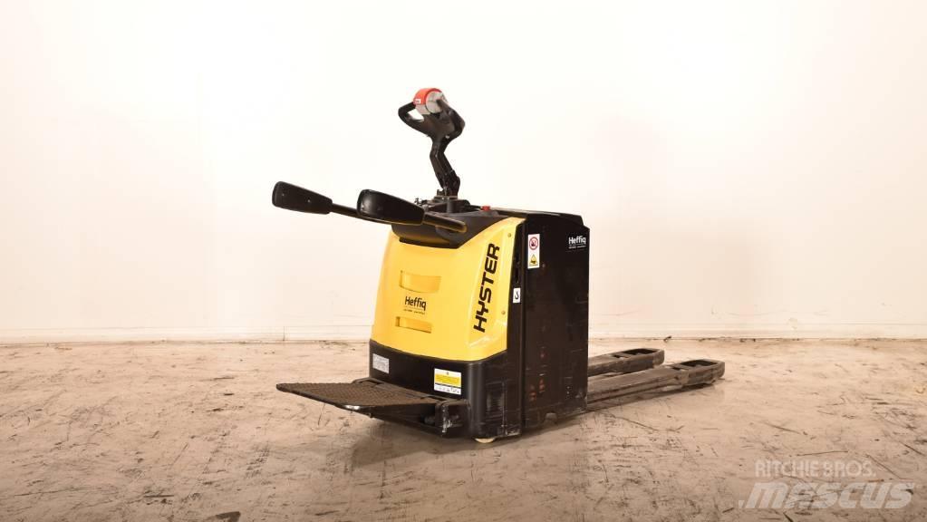 Hyster P3.0S Pallettruck met meerij platform