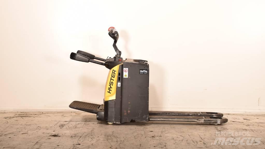 Hyster P3.0S Pallettruck met meerij platform