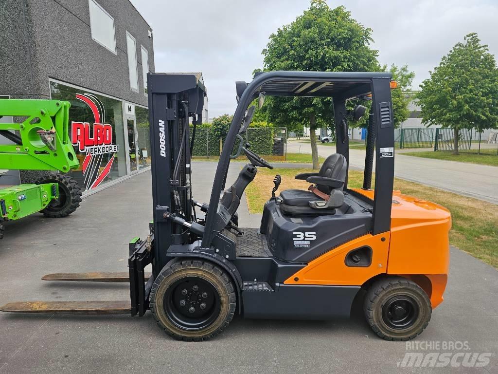 Doosan D 35 S-7 Diesel heftrucks