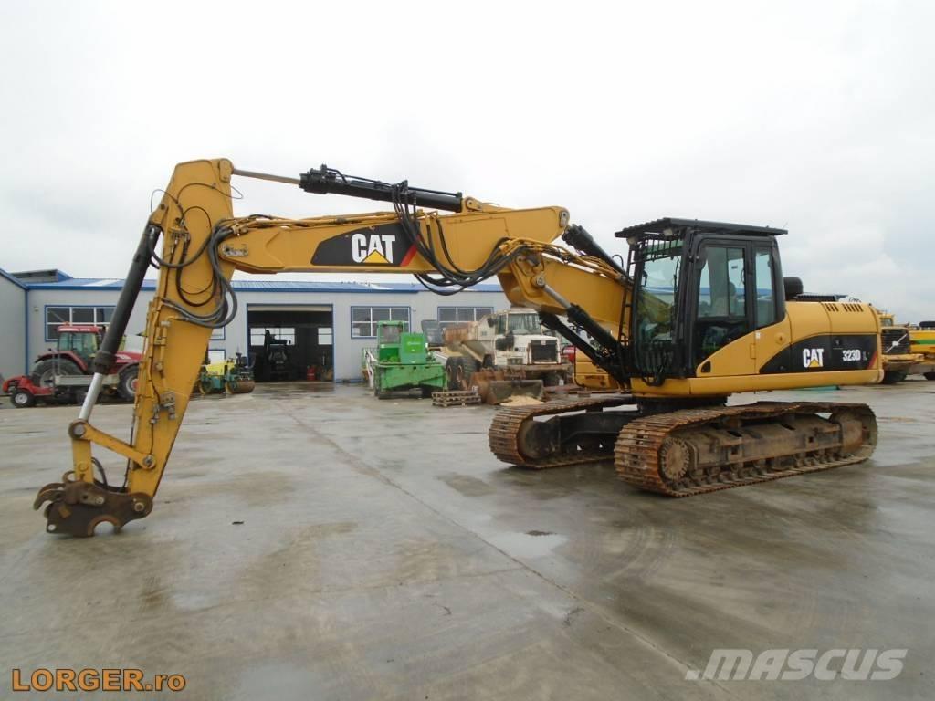 CAT 323 D Rupsgraafmachines