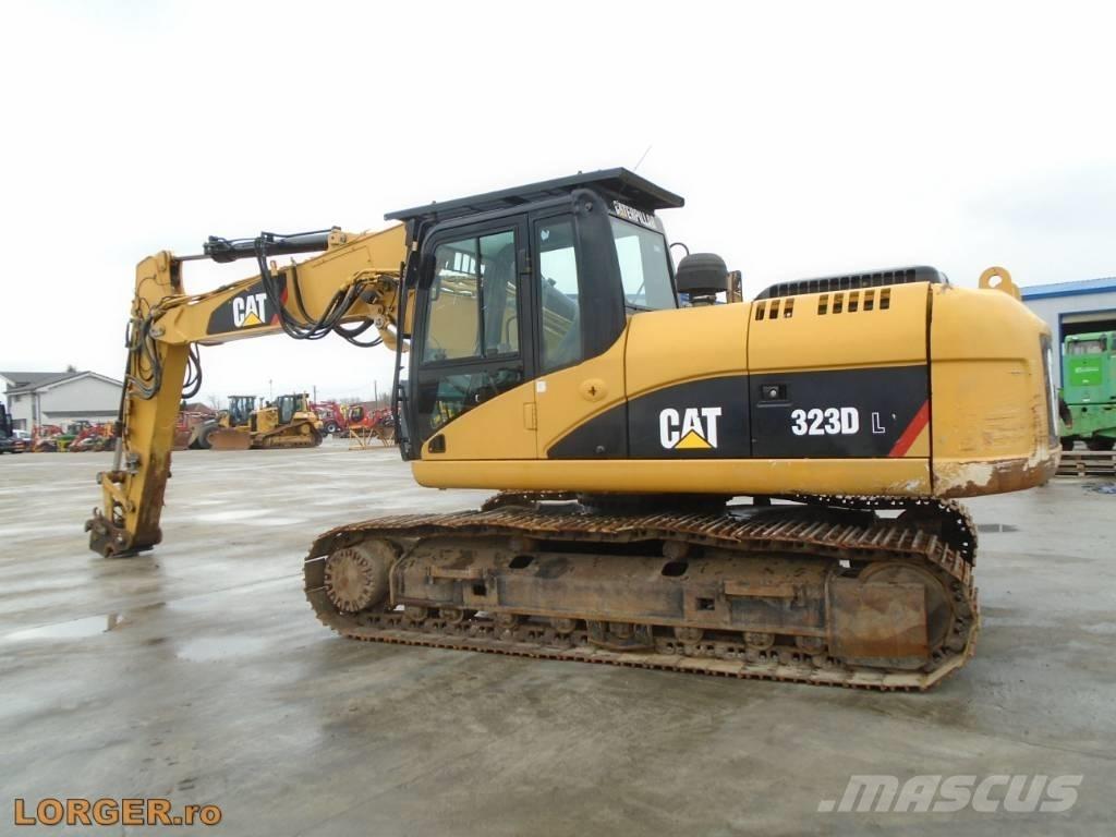CAT 323 D Rupsgraafmachines