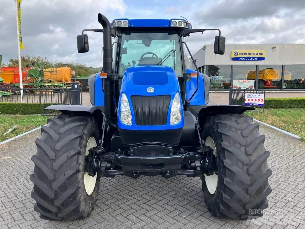 New Holland TVT 145 Tractoren