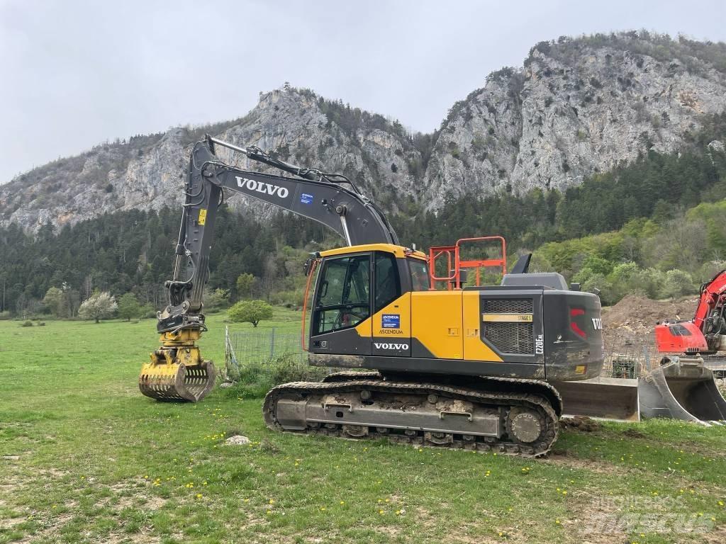 Volvo EC 220 E Rupsgraafmachines