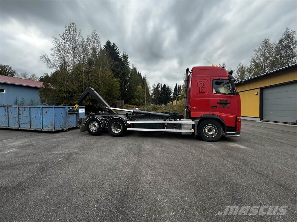 Volvo FH440 Vrachtwagen met containersysteem