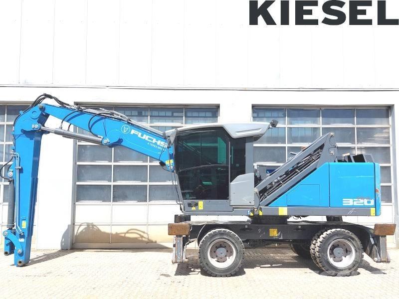 Fuchs MHL 320 F Waste / industry handlers