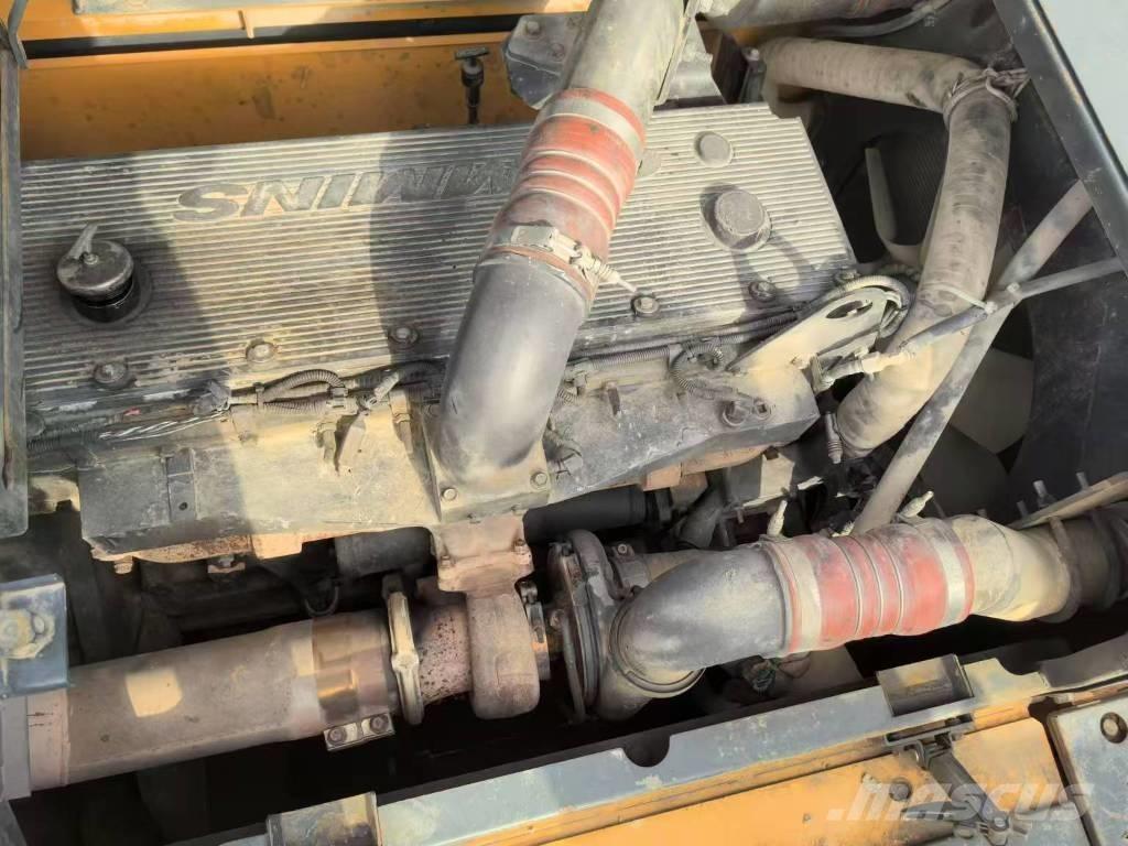 Hyundai 520VS Rupsgraafmachines