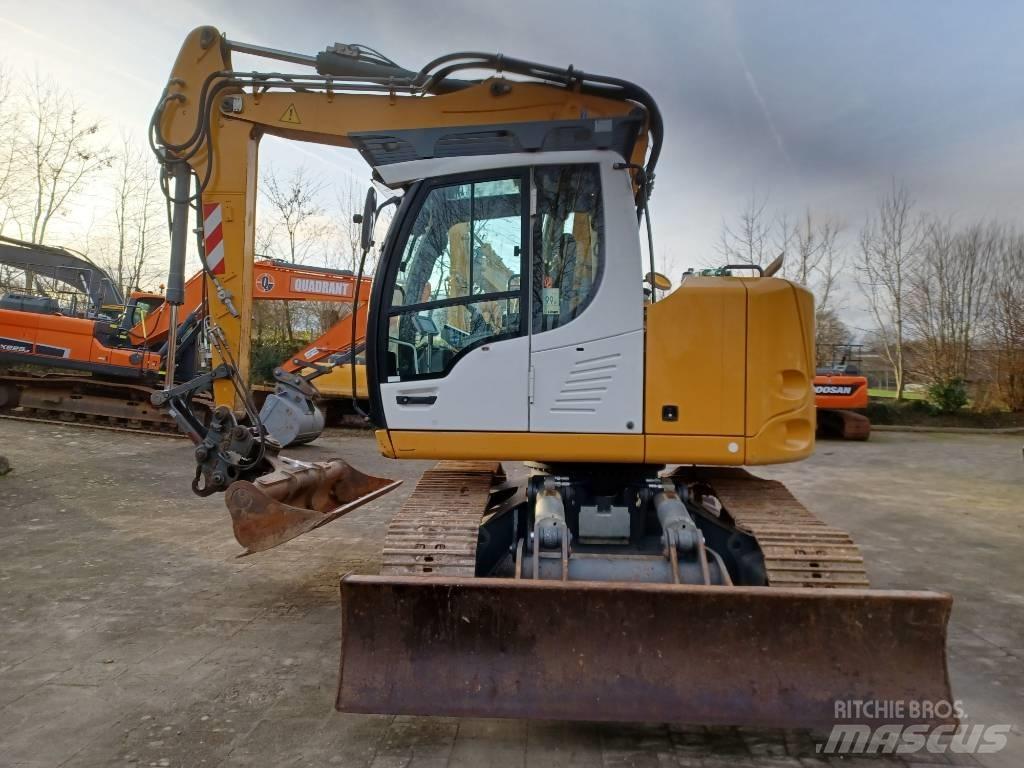 Liebherr R 914 Rupsgraafmachines