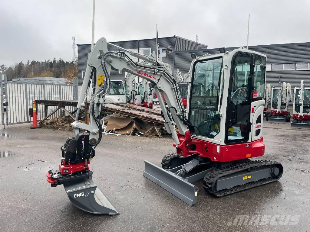 Takeuchi TB 325 R Minigraafmachines < 7t