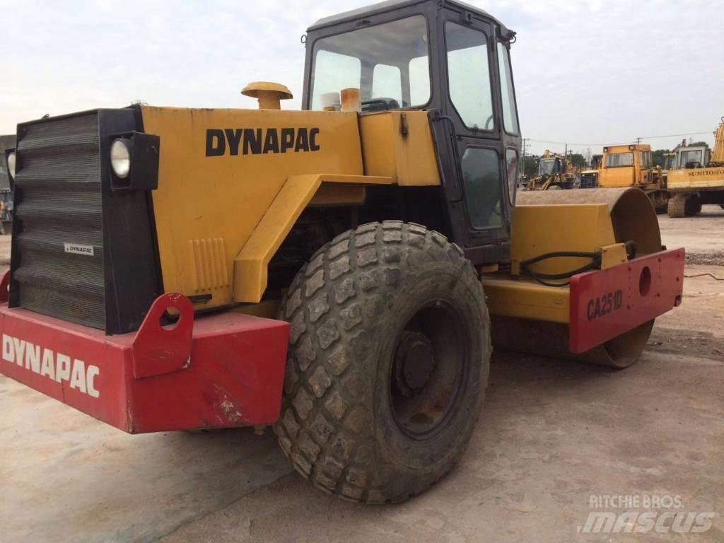 Dynapac CA 251 D Trilrolwalsen