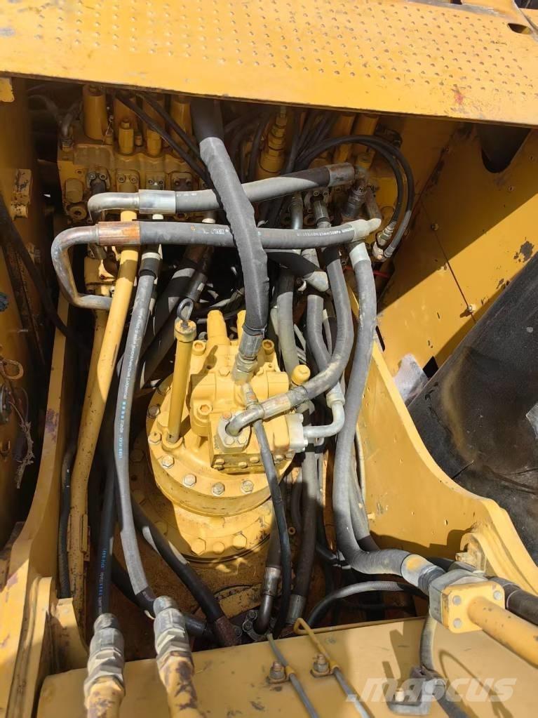 CAT 323 D Rupsgraafmachines