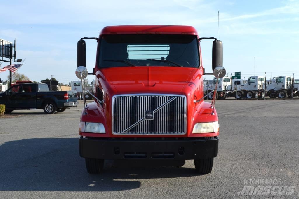 Volvo VNM 42 T200 Trekkers