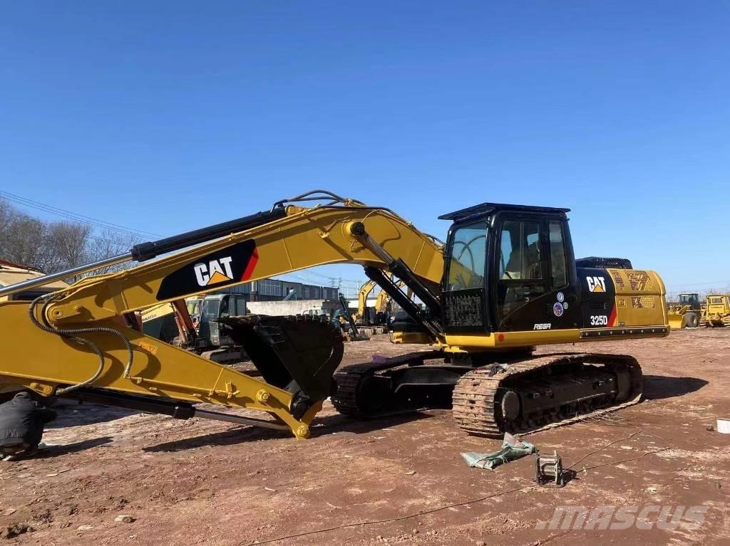 CAT 325 D Rupsgraafmachines