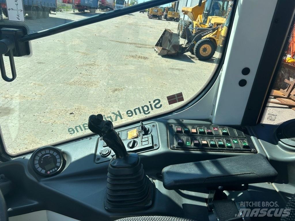 Liebherr L 506 Wielladers