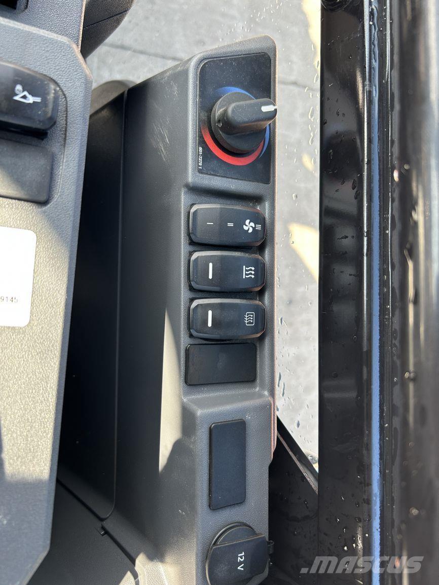 CAT 906 (9145) Schrank- en knikladers