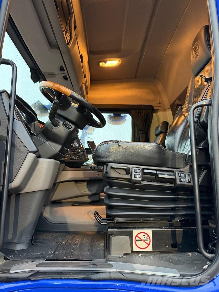 Scania R540B8x4*4NB Chassis met cabine