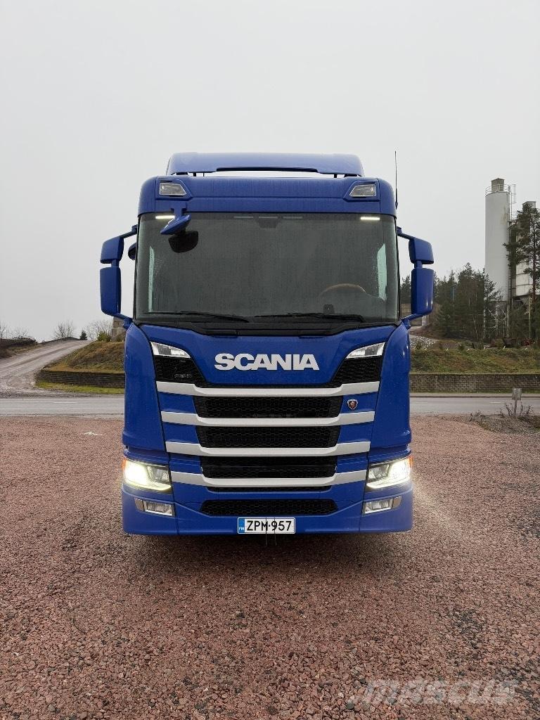 Scania R540B8x4*4NB Chassis met cabine