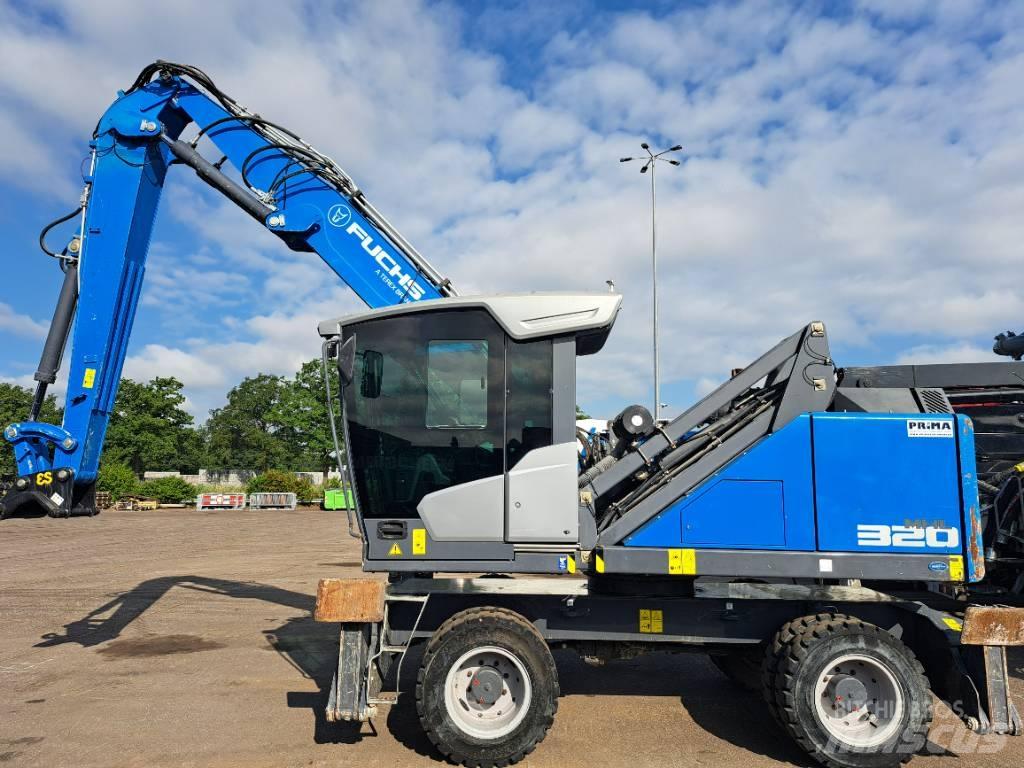Fuchs MHL320F Waste / industry handlers