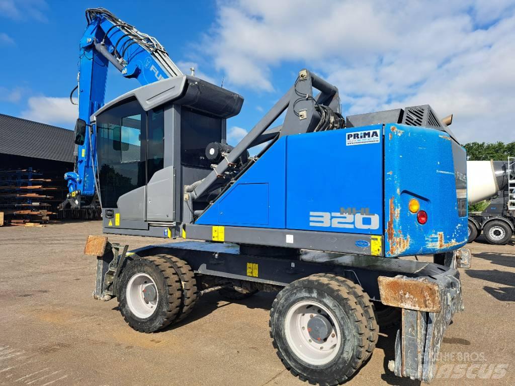 Fuchs MHL320F Waste / industry handlers