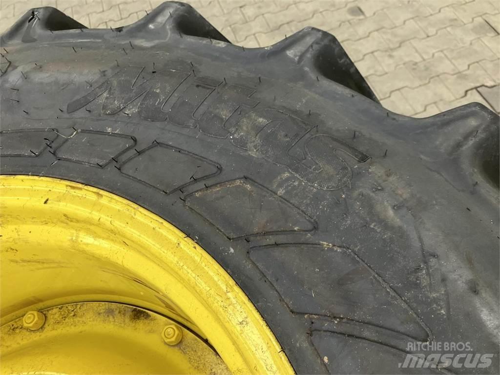 Mitas 540/65R28 Banden, wielen en velgen