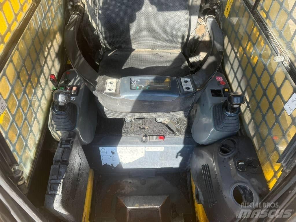 Komatsu SK 820-5 Schrankladers