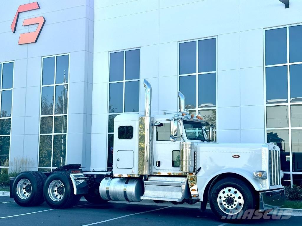 Peterbilt 389 Trekkers