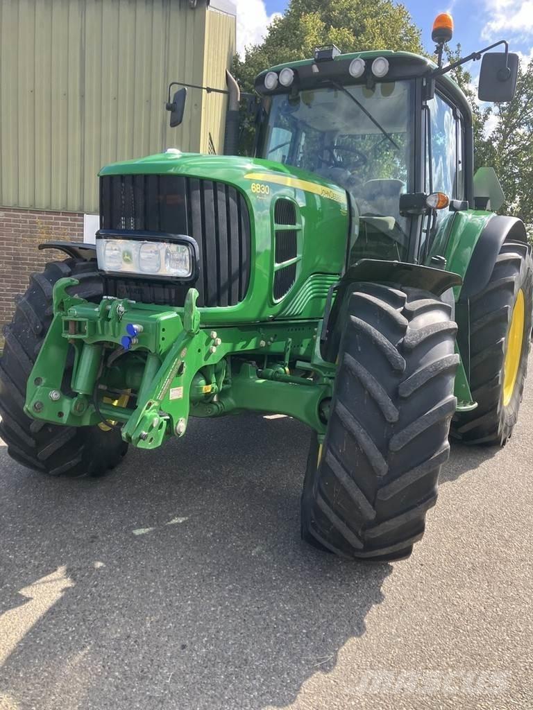 John Deere 6830 Tractoren
