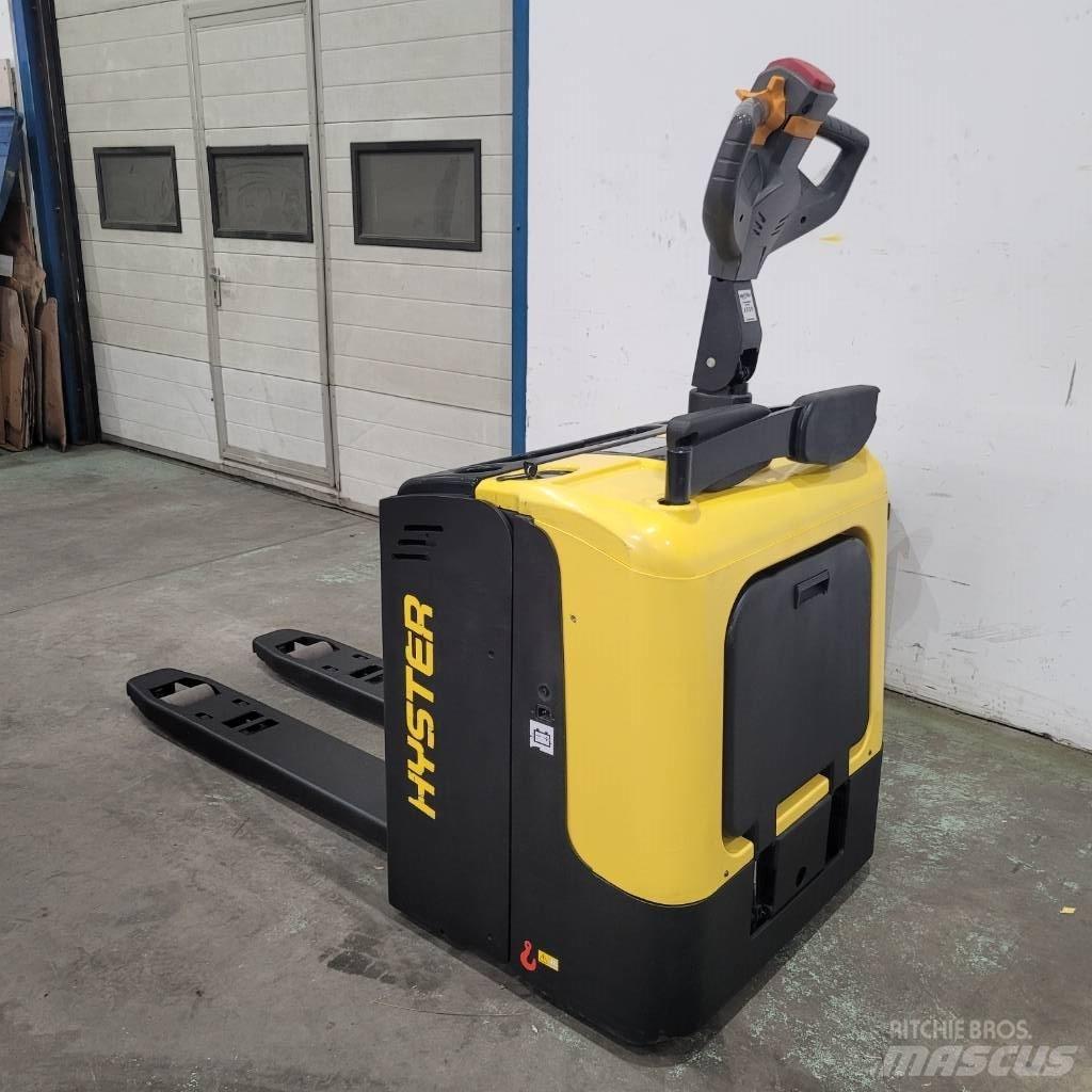 Hyster P 2.0 UTS Pallettruck met meerij platform