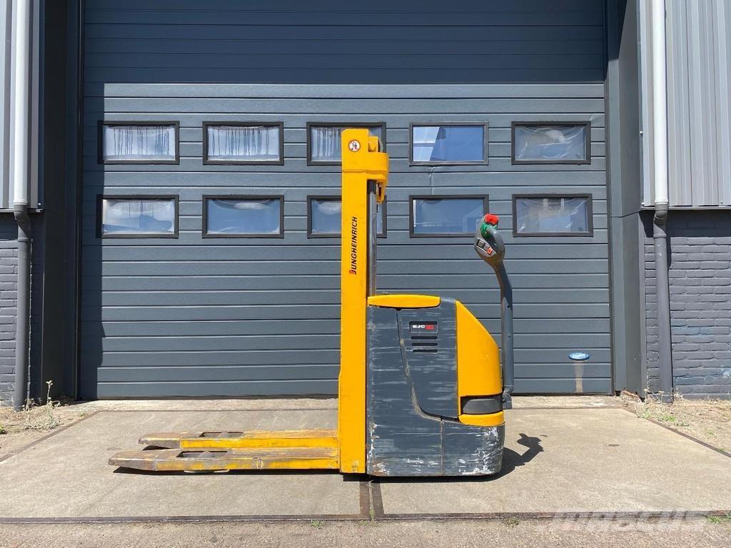 Jungheinrich EJC12 Meeloop stapelaar
