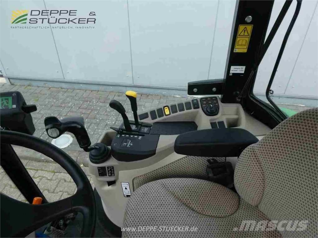 John Deere 3046R Compacttrekkers