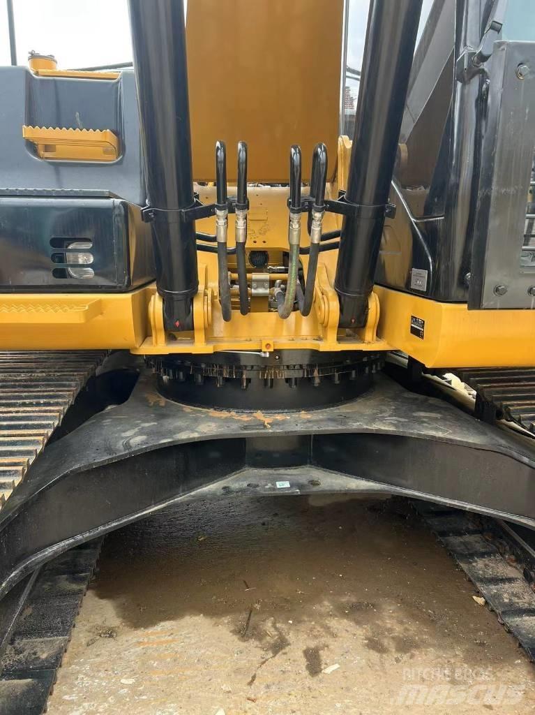 CAT 320 Rupsgraafmachines