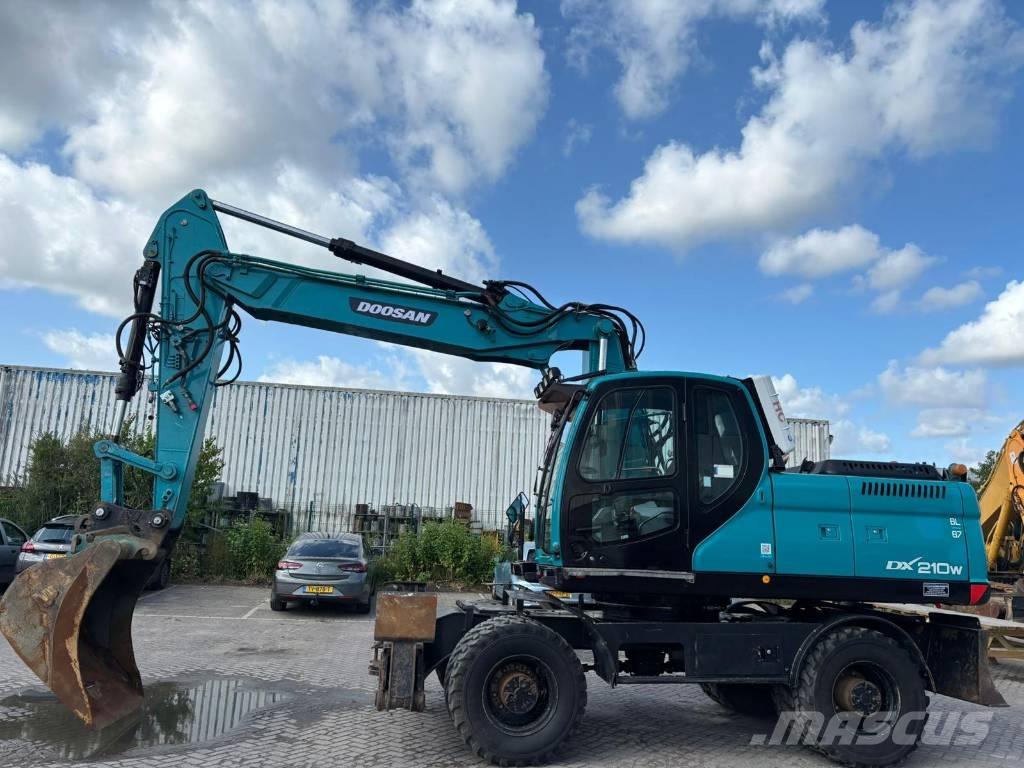 Doosan DX 210 W Wielgraafmachines