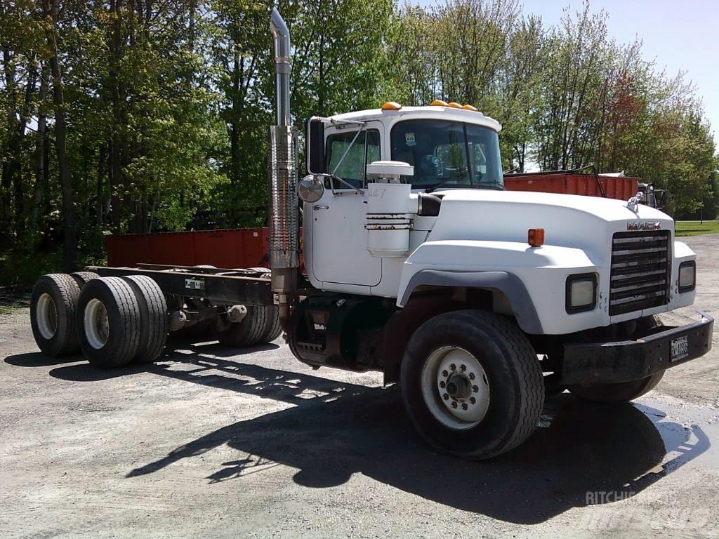 Mack RB 688 S Chassis met cabine