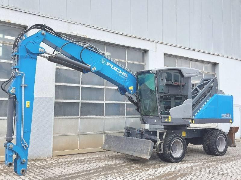 Fuchs MHL 320 F Waste / industry handlers