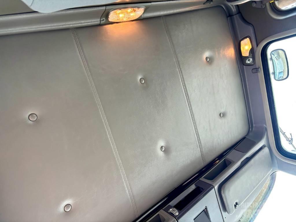 Kenworth T 800 Trekkers