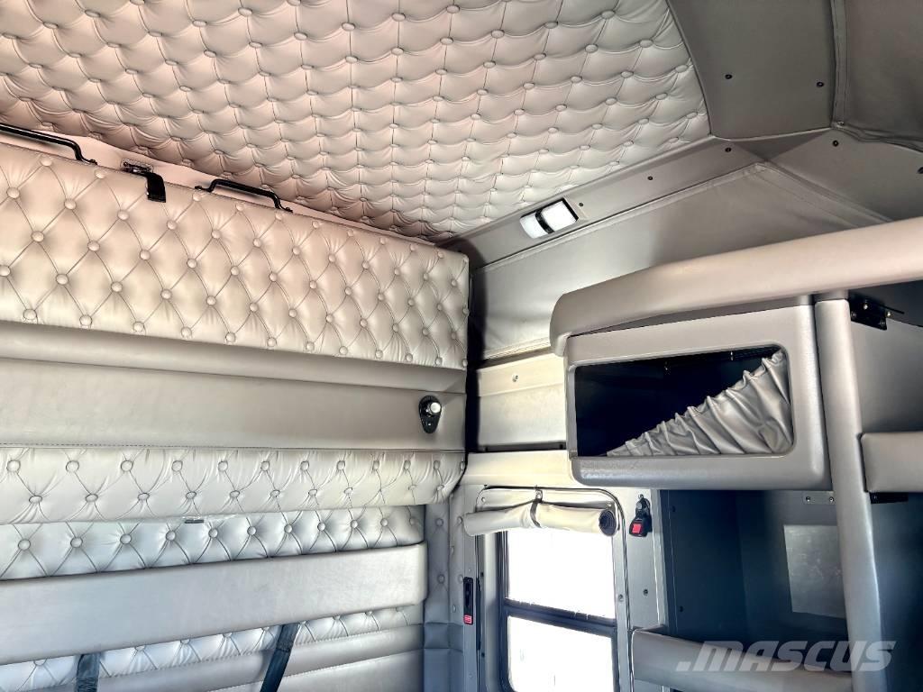 Kenworth W 900 Trekkers