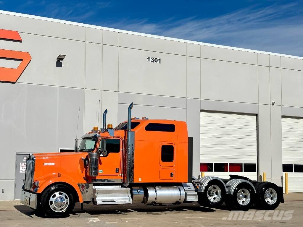 Kenworth W 900 Trekkers