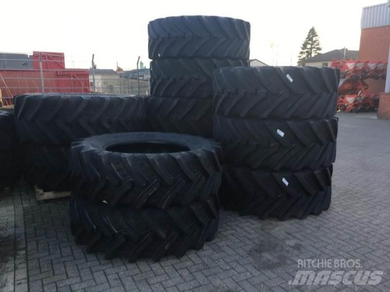 BKT 520/70 R 38 Banden, wielen en velgen
