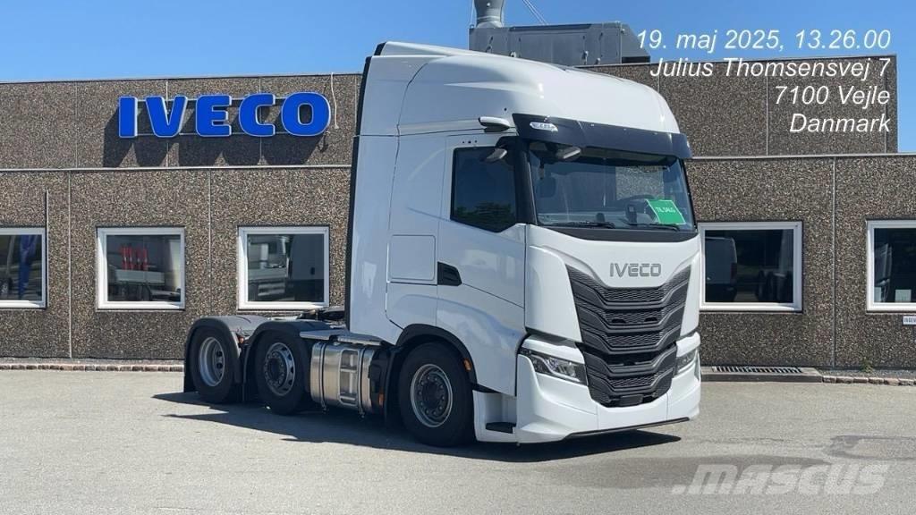 Iveco S-Way Trekkers