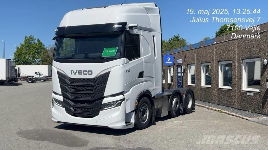 Iveco S-Way Trekkers