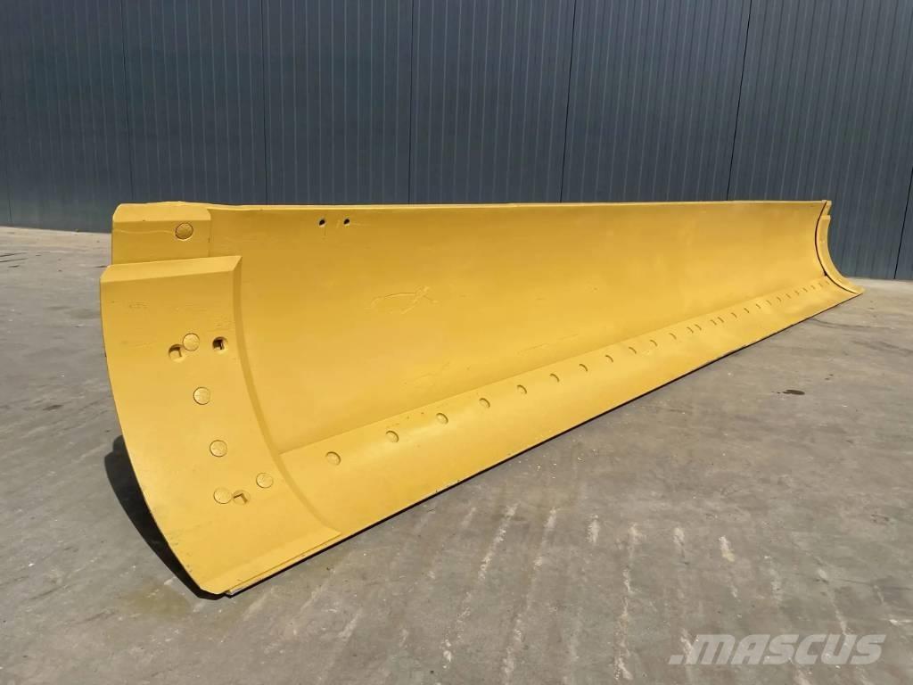 CAT 140H Moldboard Bladen