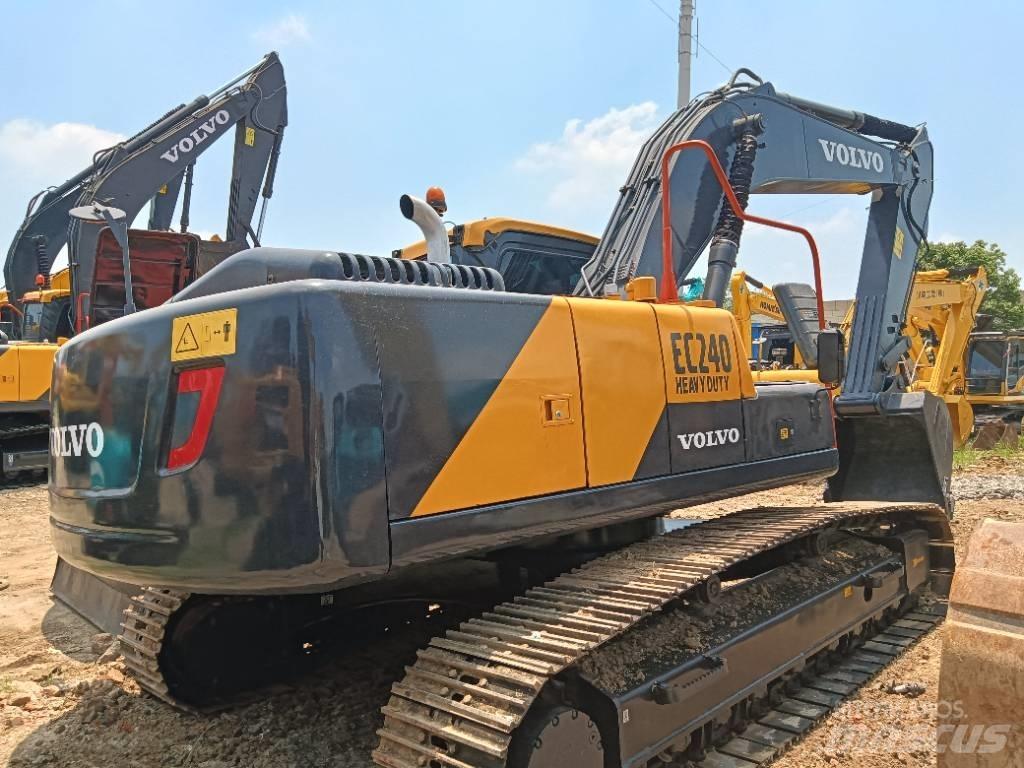Volvo EC 240 Rupsgraafmachines