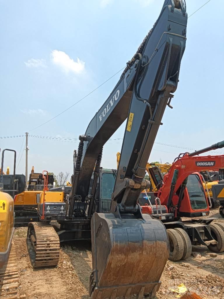 Volvo EC 240 Rupsgraafmachines