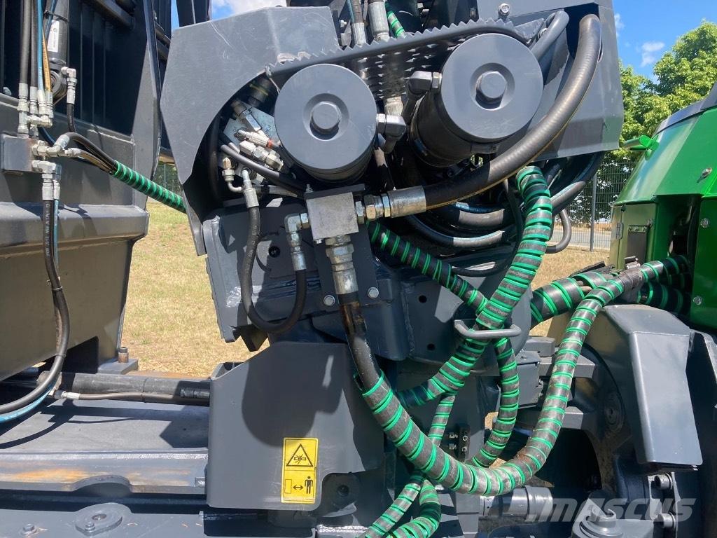 John Deere 1210G Uitrijwagens