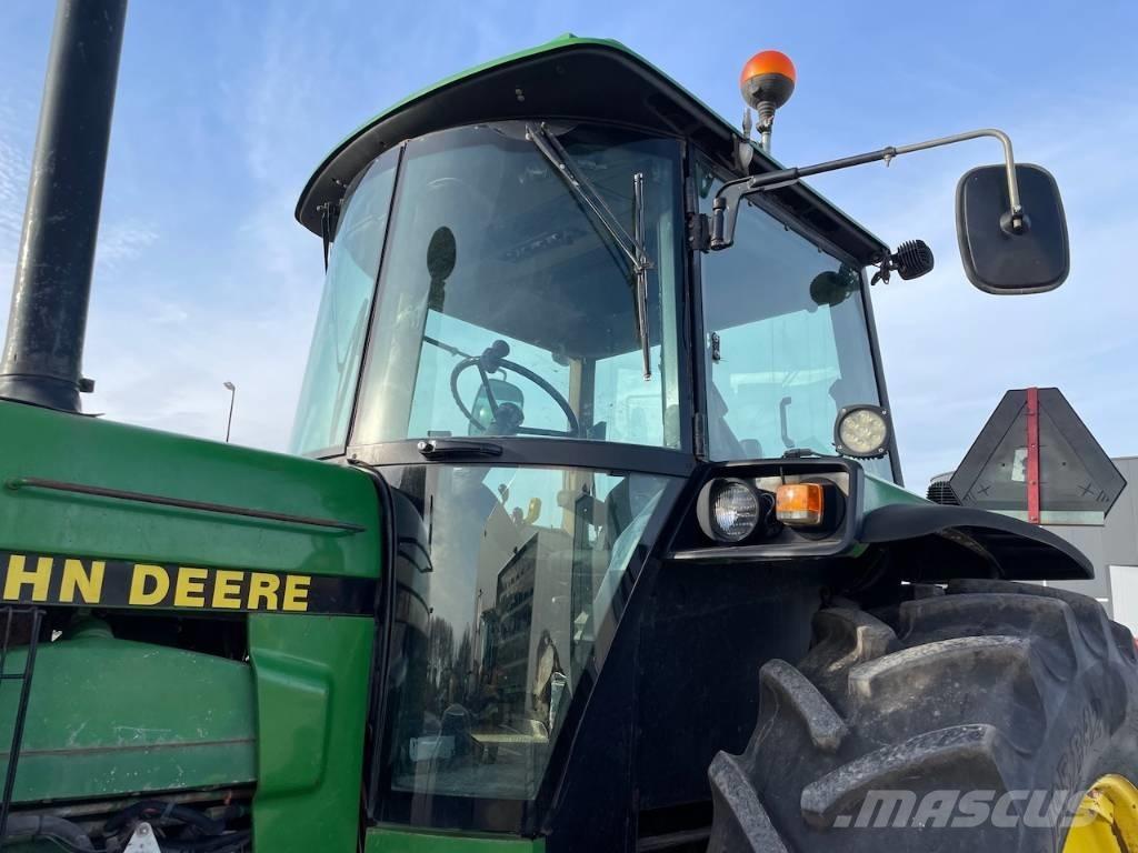 John Deere 4755 Tractoren