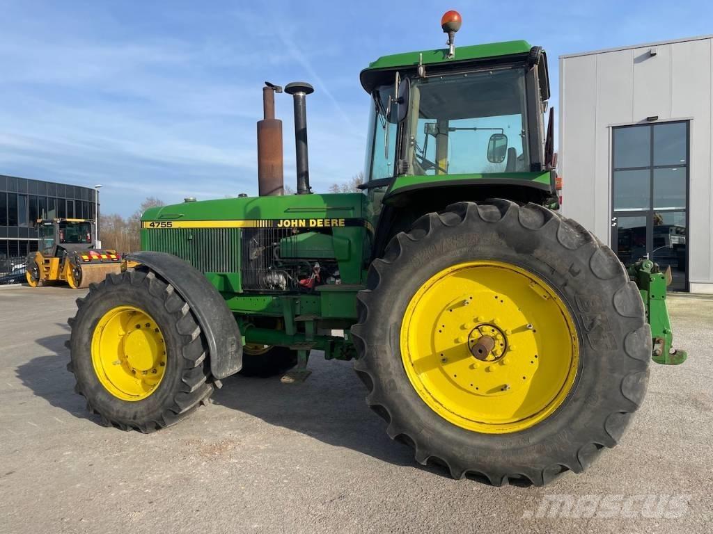 John Deere 4755 Tractoren